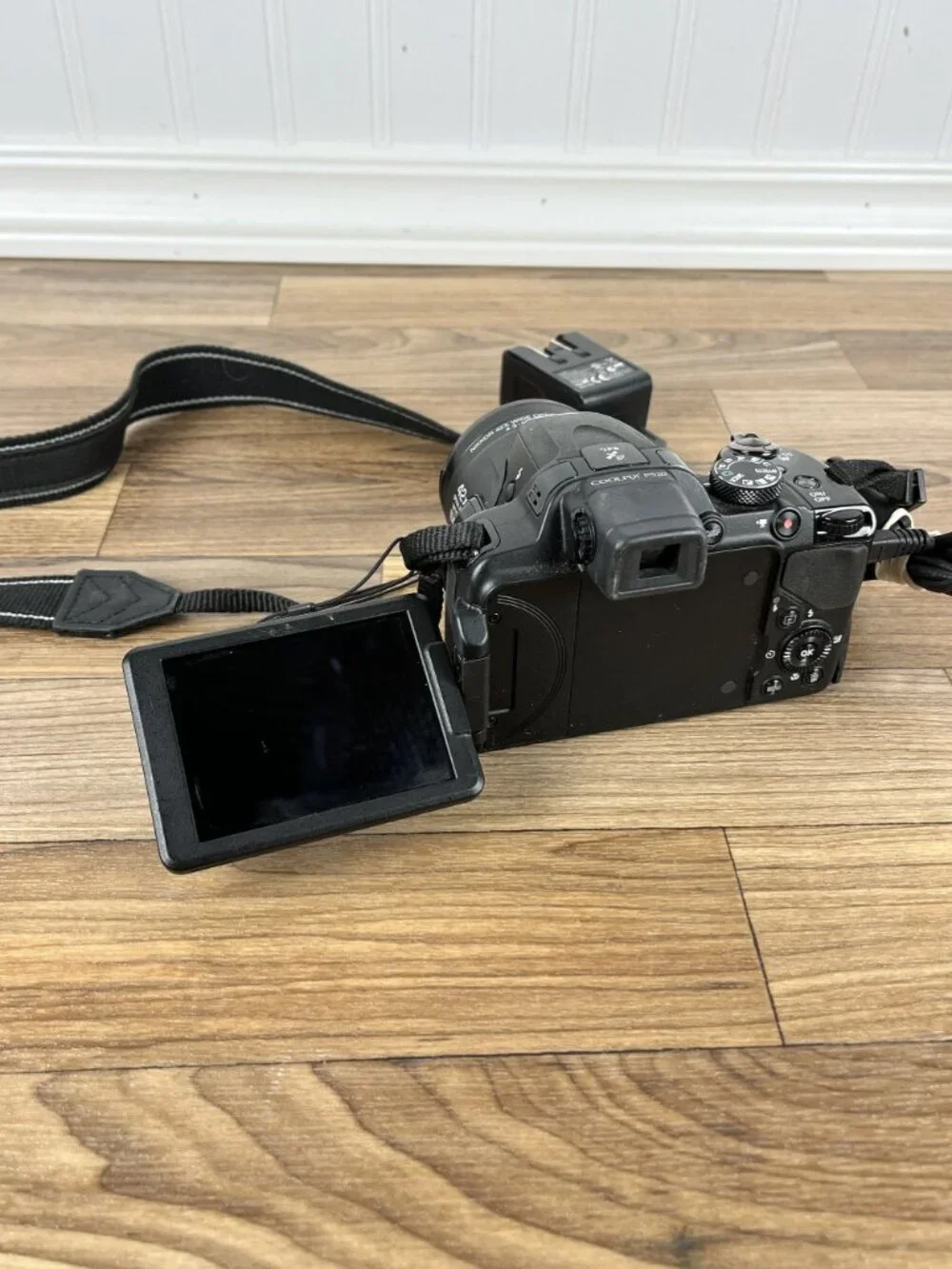 Nikon COOLPIX P520 18.1MP Digital Camera Black 42x Optical Zoom (PARTS AS IS)